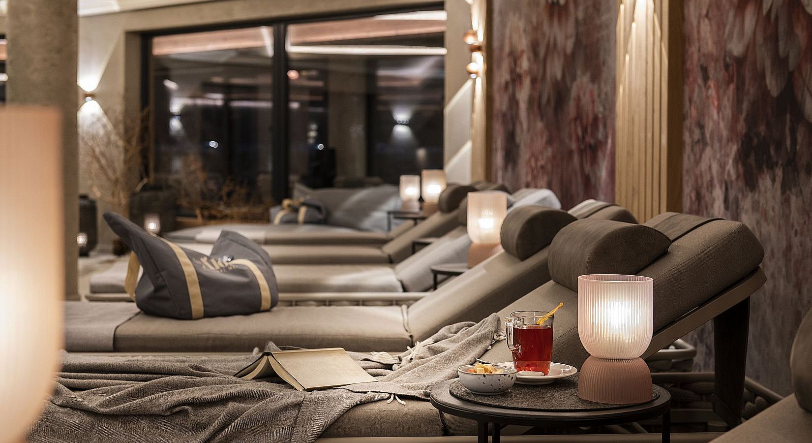 hotel-wellness-spa-relax-liegen-01 hotel-wellness-spa-relax-liegen-01