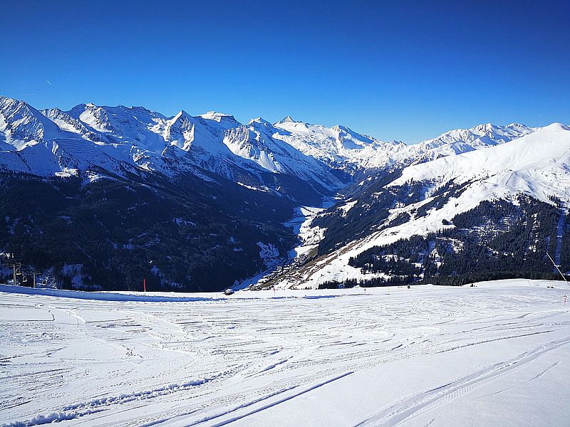 Herrlicher Sonnenskilauf